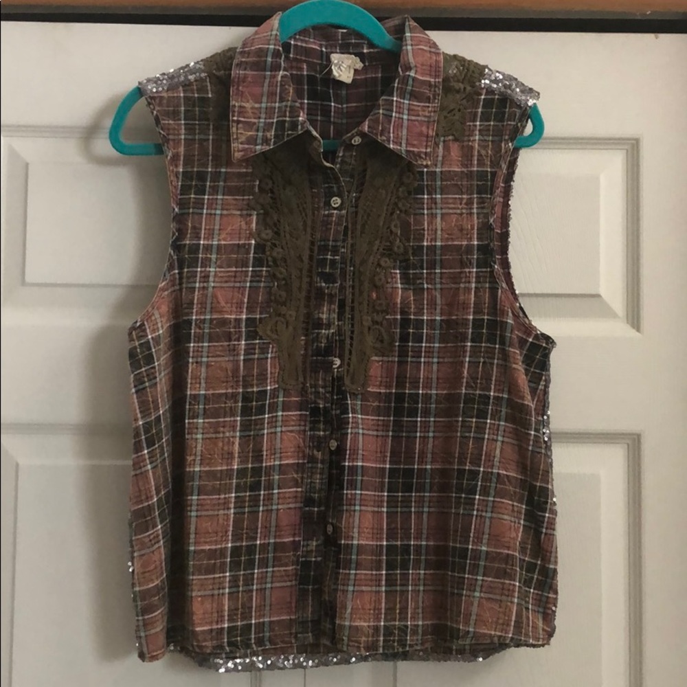 Buckle top!